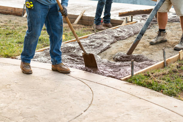 Best Concrete Pool Decks in Cumings, TX